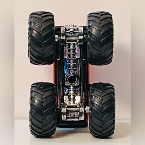 Hot Wheels Monster Truck Dodge Charger - Picture 6 of 6